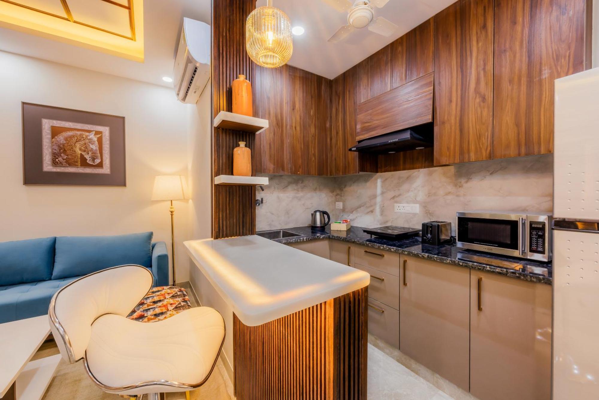 Kyomi Service Apartments Гургаон Екстериор снимка
