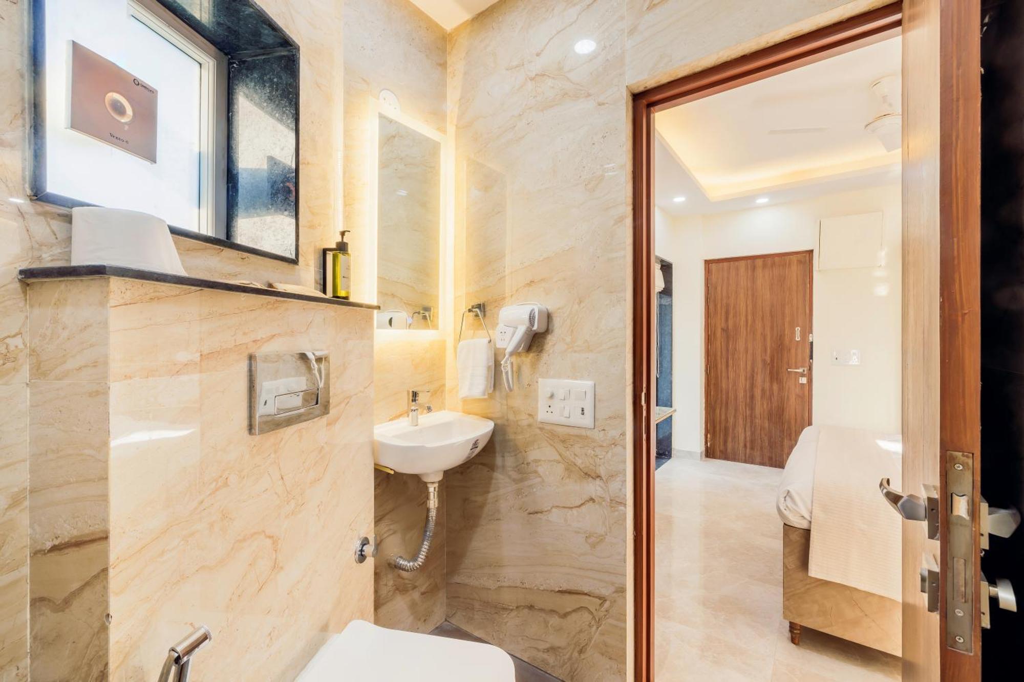 Kyomi Service Apartments Гургаон Екстериор снимка